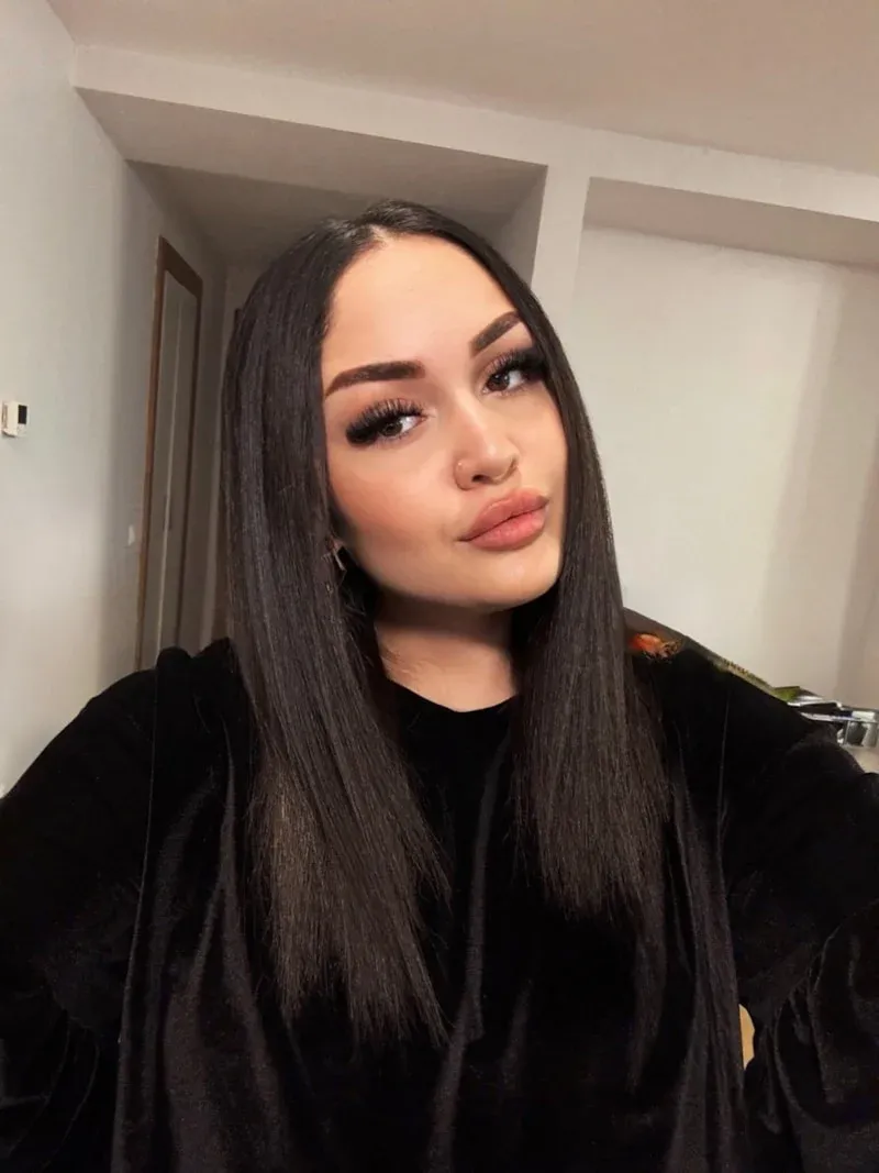 Naz Şenlendirici Yeni Şarkısıyla Gündemde: Babasından Tam Destek