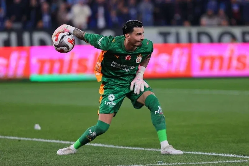 Trabzonspor Taraftarından Eski Kaptan Uğurcan Çakır'a Büyük Tepki